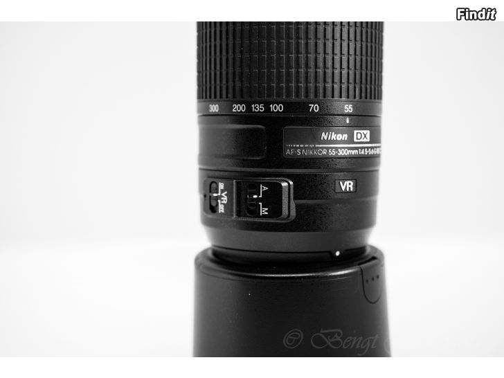 Myydään Nikon AF-S Nikkor DX 55-300mm f/4.5-5.6G ED VR