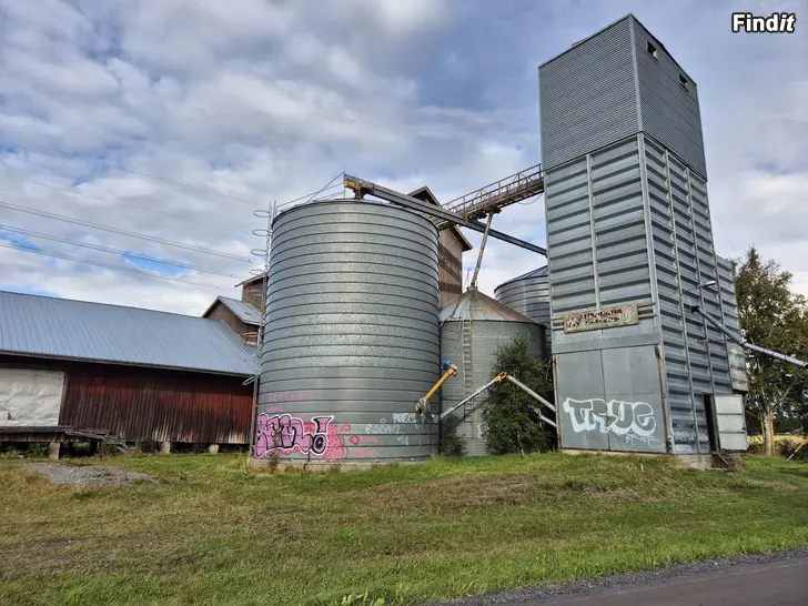 Säljes Toby station, spannmålslager