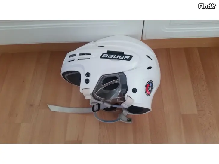 Myydään Bauer BHH5100 L kypärä valkoinen-hinta 18e