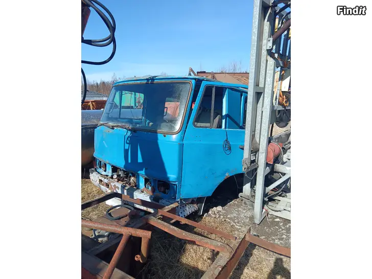 Säljes Lastbilshytt med motor