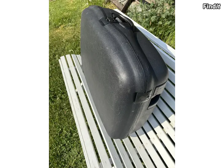 Säljes Resväska Samsonite modell stor
