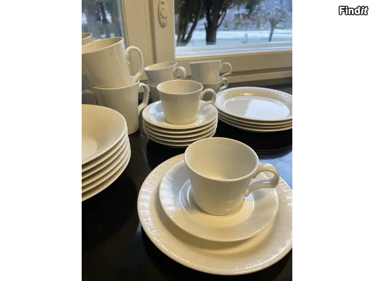 Säljes Arabia lumi kaffekoppar och fat