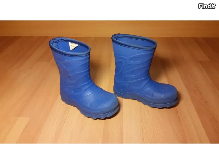 Myydään Siniset kevyet kumisaappaat koko 27  -hinta 8e