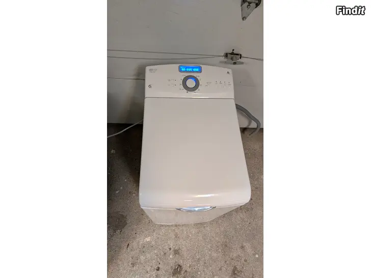 Säljes Whirlpool toppmatad tvättmaskin  AWE 10727