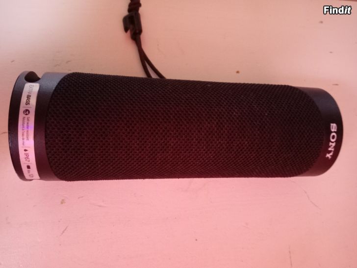 Myydään Sony XB21 bluetooth kaiutin