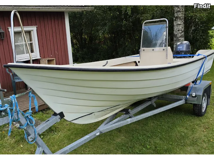 Säljes Paro 470 med Yamaha 20hk, 2016, inklusive trailer