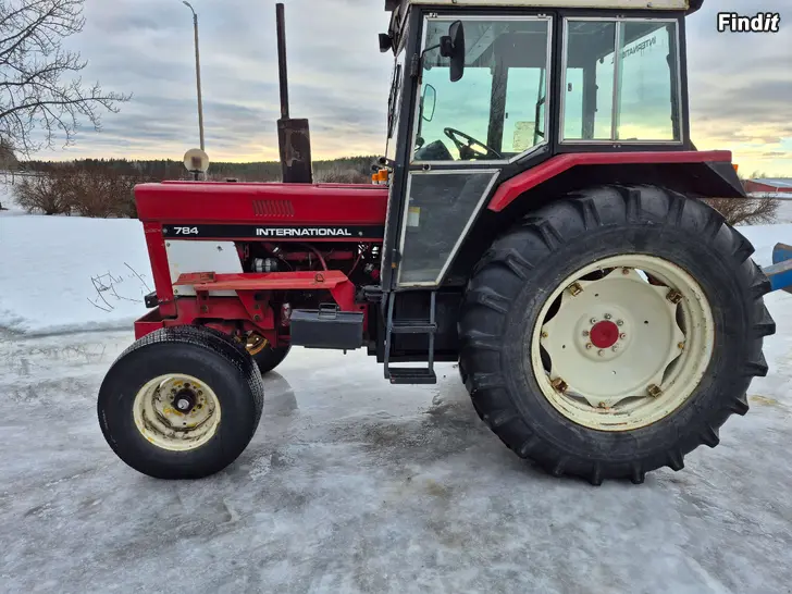 Myydään Traktor, International IH 784