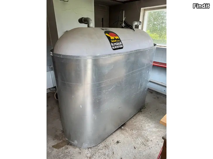 Säljes Oljetank + skyddsplåt 1500liter