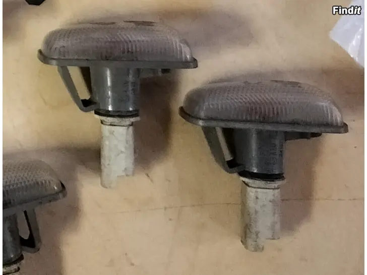 Myydään Sivuvilkkut