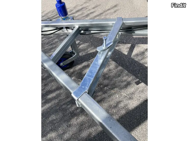 Säljes Reservhjulshållare släpvagn