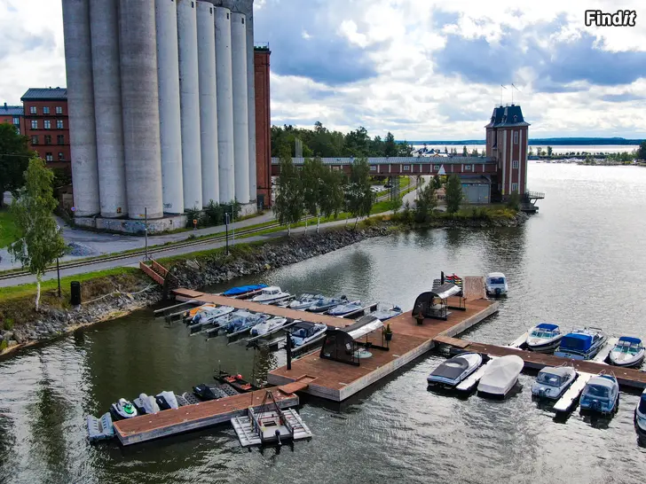 Uthyres Strandbryggan Premium båtplats
