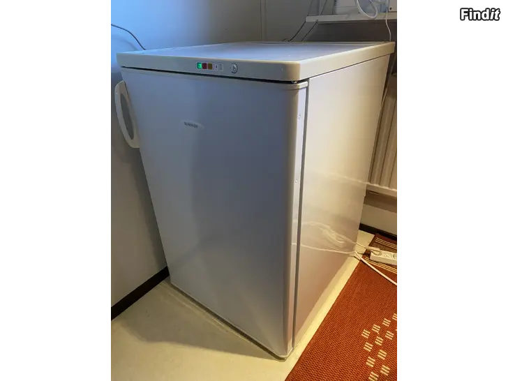 Säljes Rosenlew frysskåp fungerar