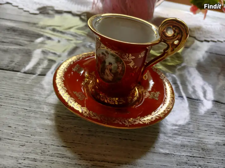 Myydään Vintage ruskea-kulta-naiset mokkakuppi + tassi