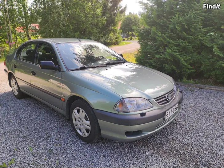 Säljes Avensis 2000 1.8
