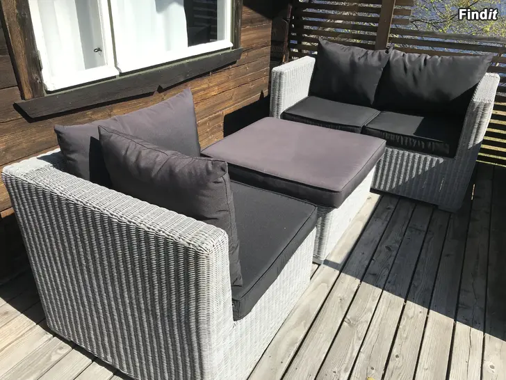 Myydään Vaaleanharmaa polyrottinkikalusto