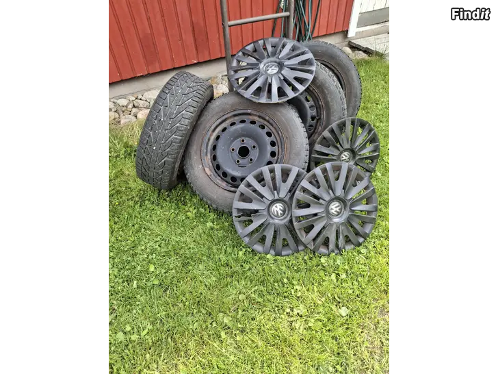 Myydään Golfin renkaat ja vanteet 195/65 15 + pölykapselit