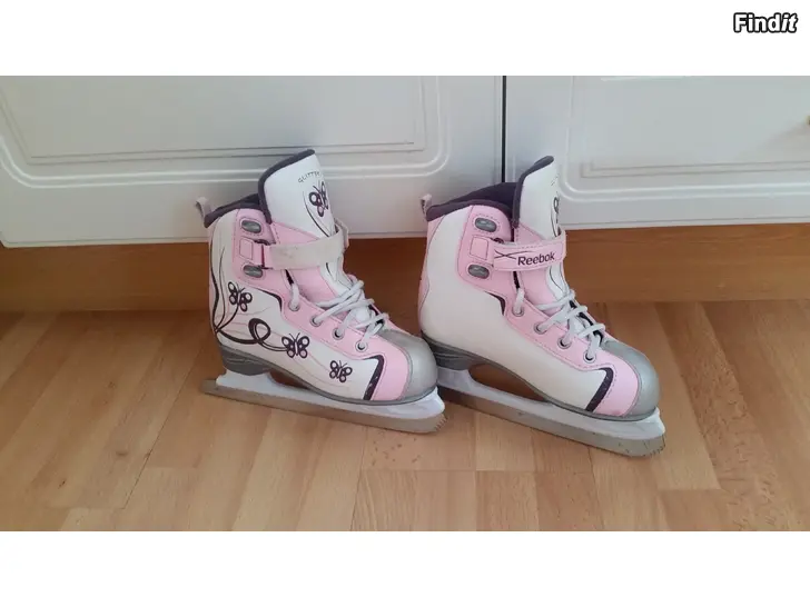 Myydään Reebok Acro Glitter Girl kukalliset luistimet koko 32 -12e