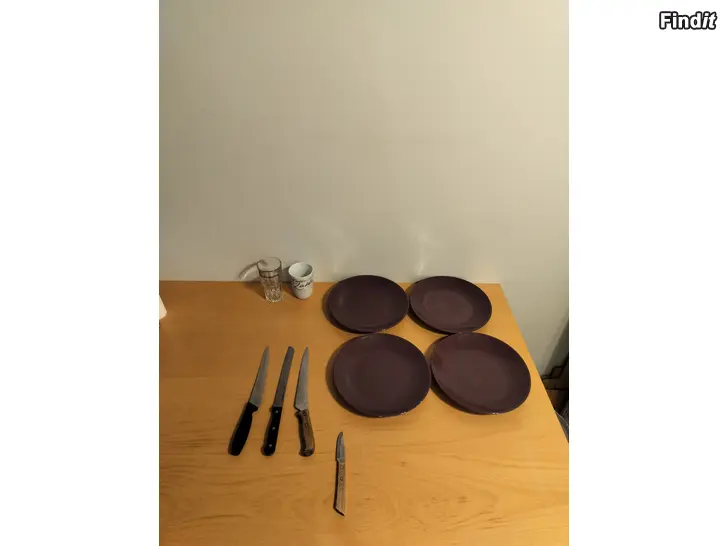 Myydään Lautaset Fiskars leipäveitsi
