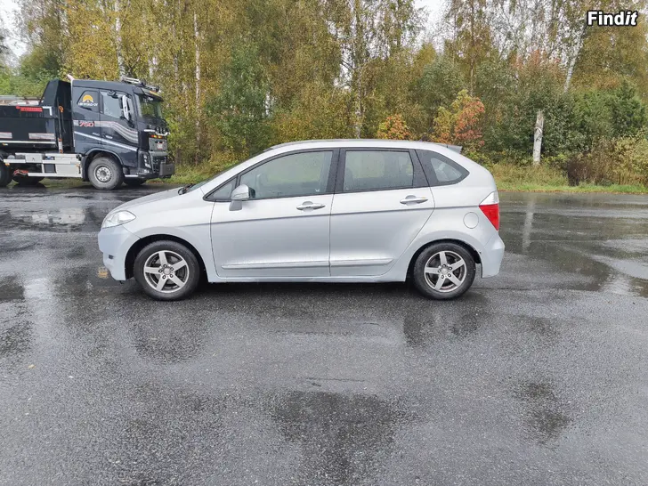Myydään Honda FR-V 2005    253tkm