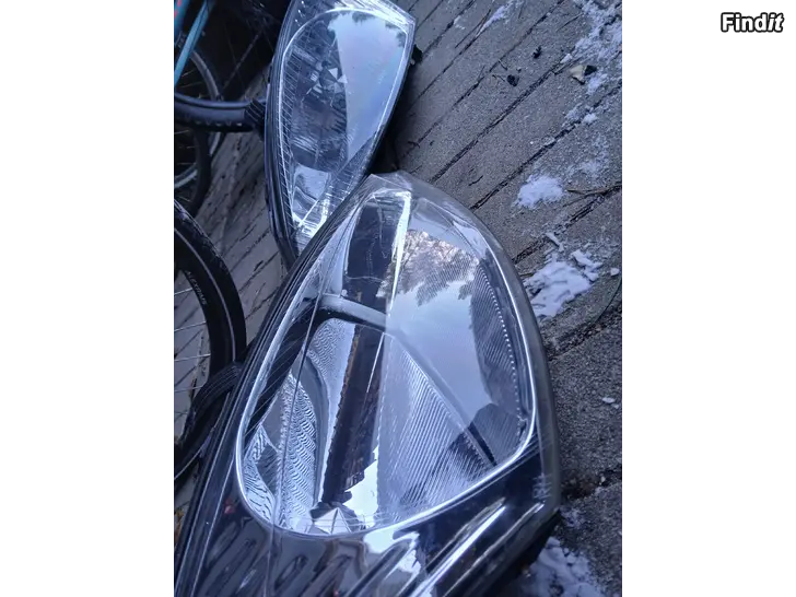 Myydään Ford focus ajovalot