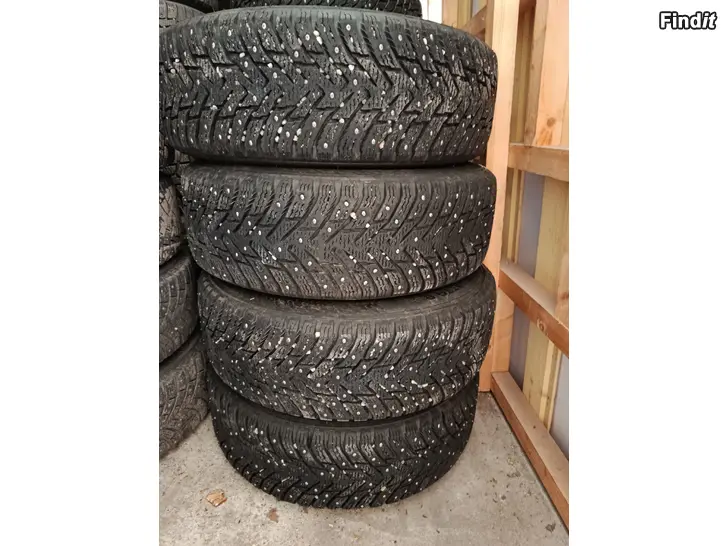 Myydään Hyundai/Kia nastarenkaat vanteilla