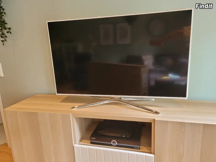 Säljes TV 46 tum och digibox