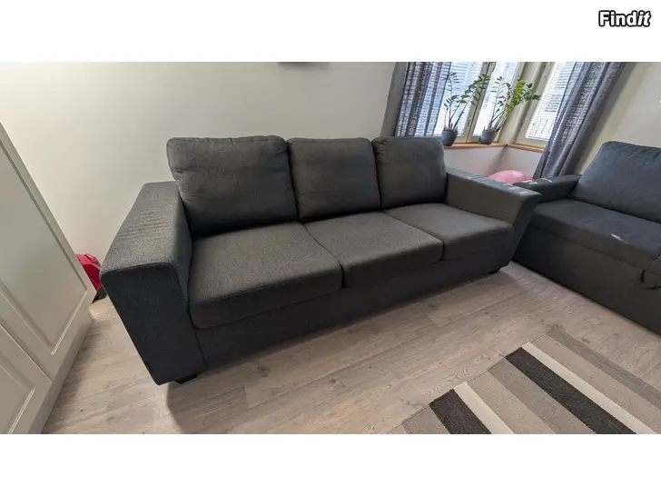 Säljes Mörkgrå soffa säljes