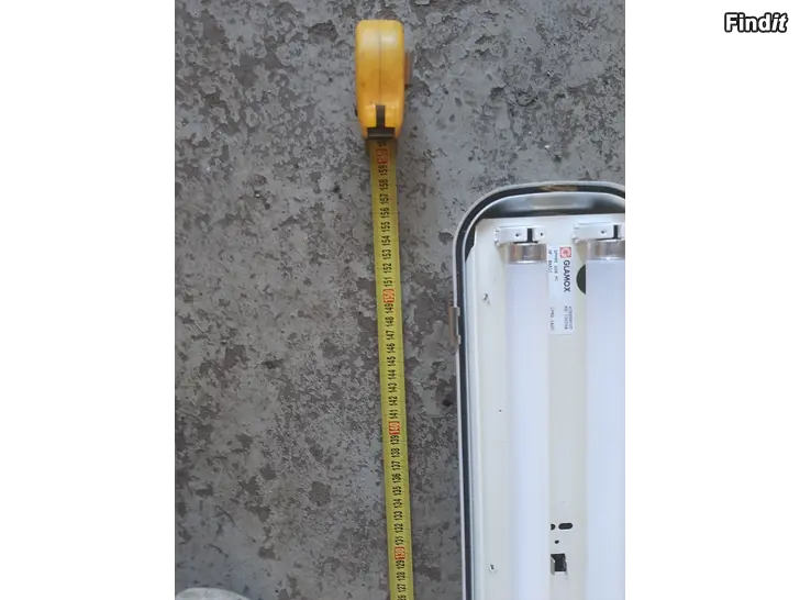 Myydään Glamox loisteputki valaisimet  noin 160 cm pitkiä 5kpl