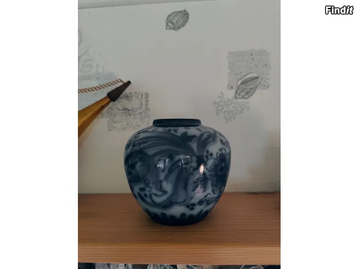 Myydään Porslin och glas skål