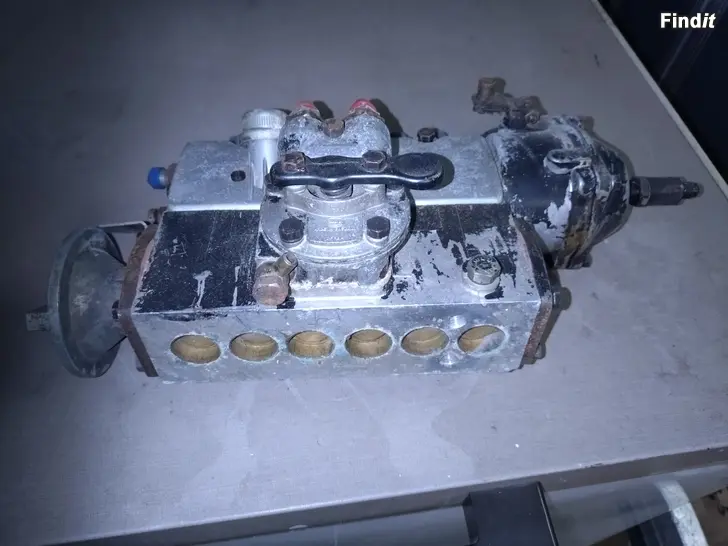 Säljes 6 cyl spridarpump CAV retro