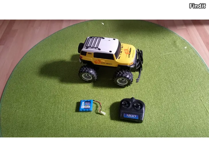 Myydään FJ Cruiser Toyota NIKKO radio-ohjattava auto -hinta 7 euroa