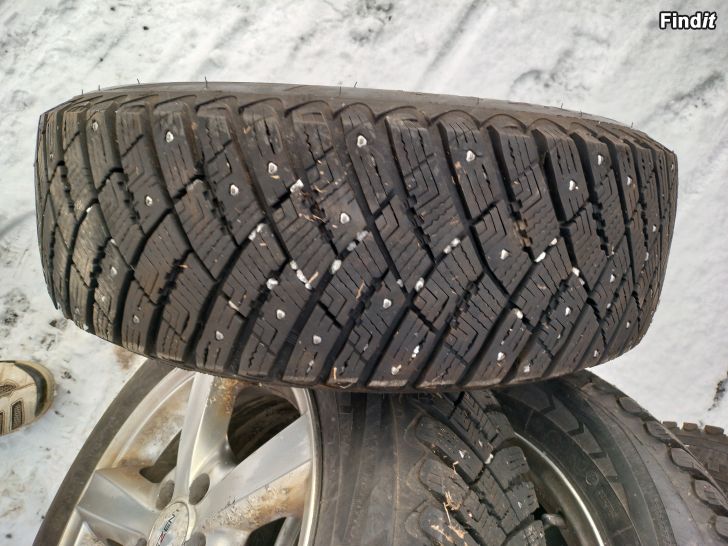 Säljes Goodyear Ultra Grip Ice Arctic 195/65R15 talvirenkaat