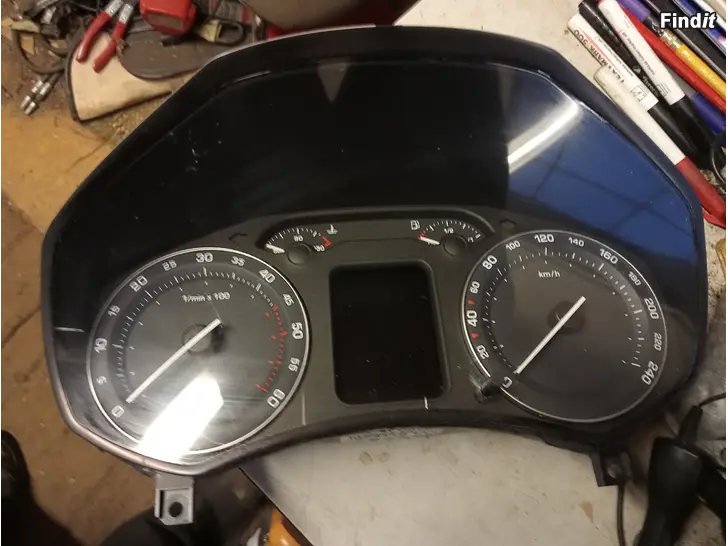 Myydään Skoda Octavia 2006 mittaristo 1Z0920841D