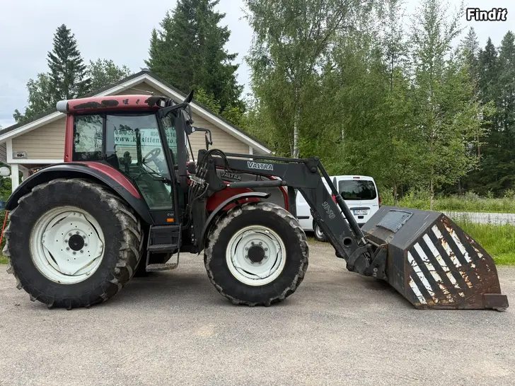 Säljes VALTRA C120 4X4 med utrustning