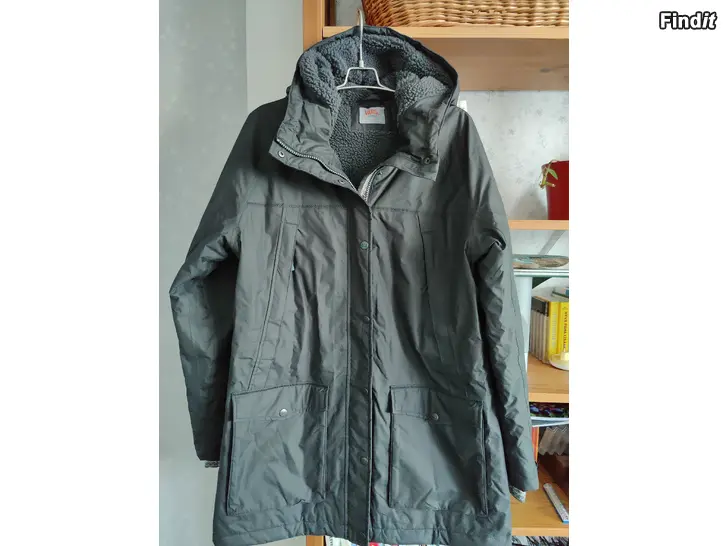 Myydään Varg Åre parkas jacka dam L
