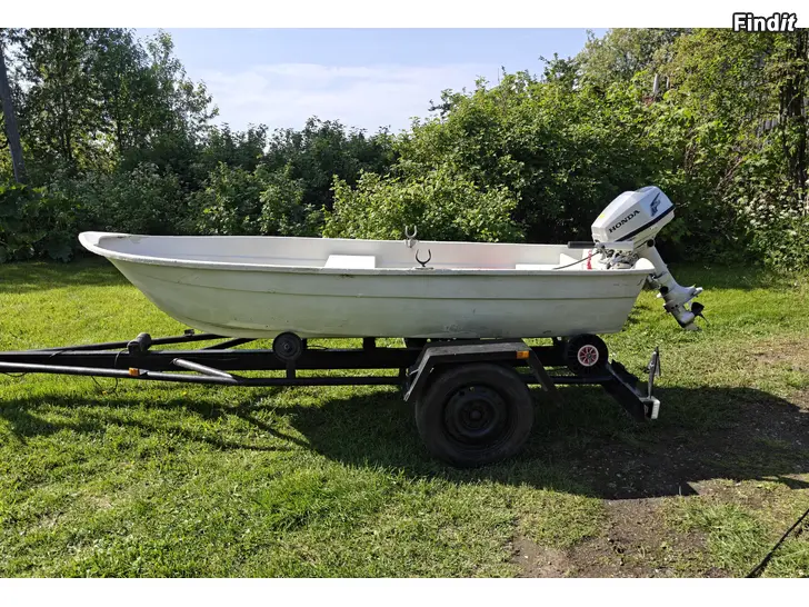Säljes Roddbåt+5Hp Honda