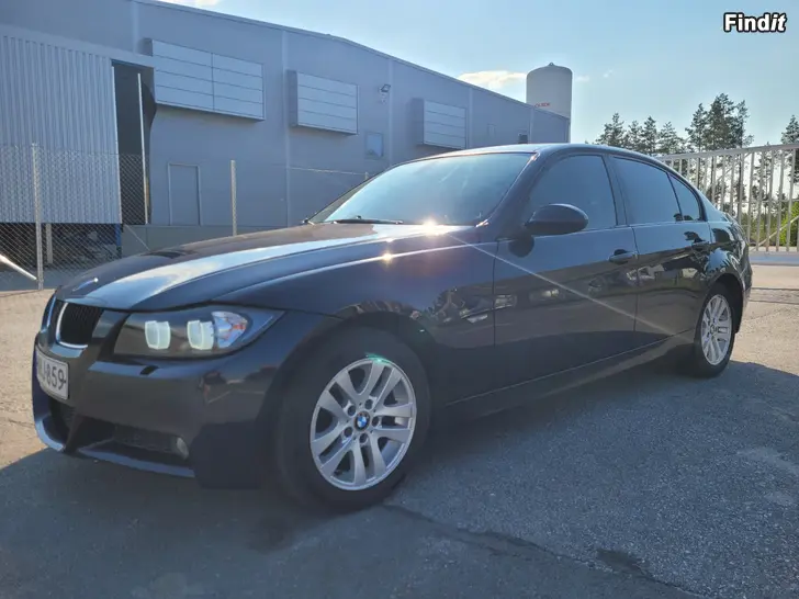 Myydään BMW 318I