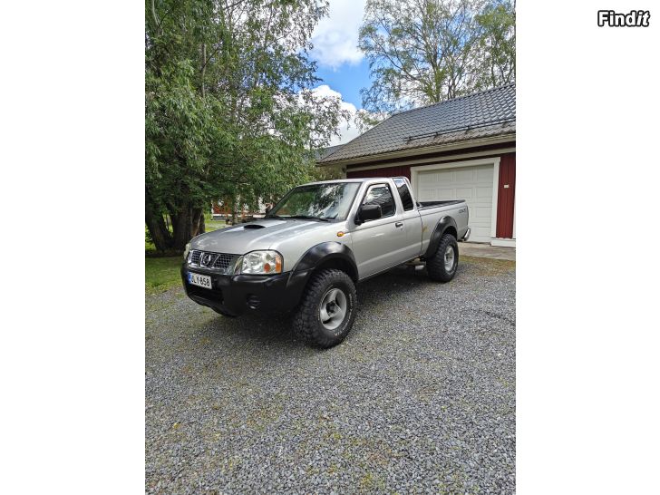 Myydään Nissan King Cab 2.5TD