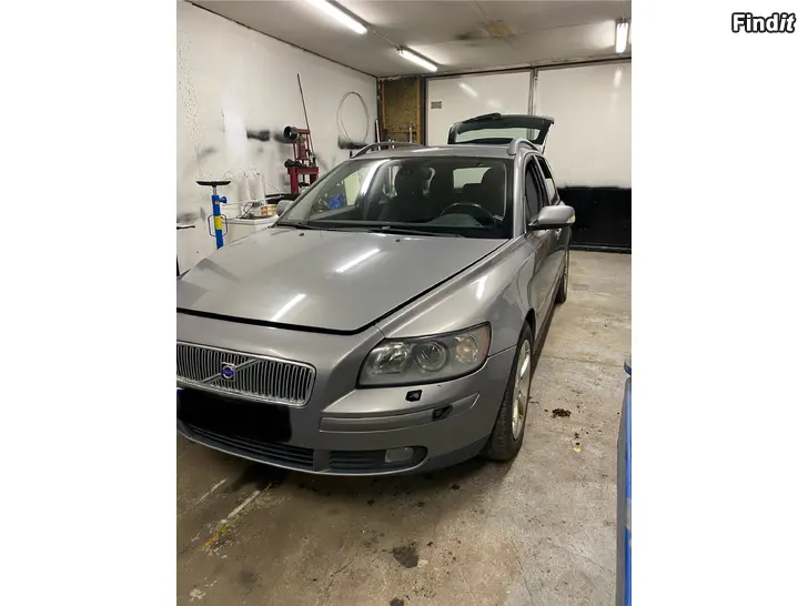 Säljes Volvo v50 2,0d -05 säljes idelar