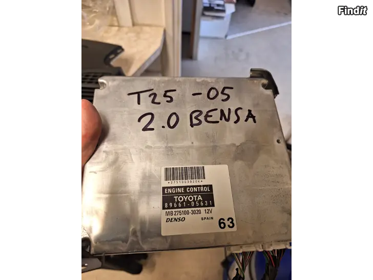 Myydään Toyota Avensis T25 2,0L bensan ECU