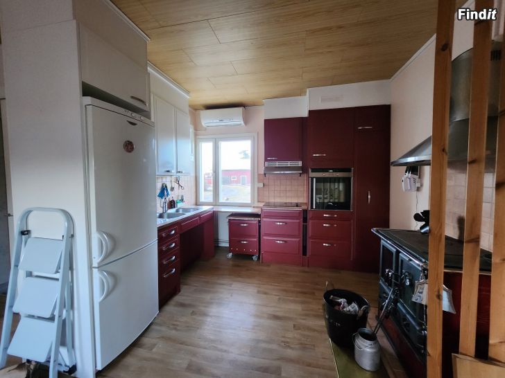Myydään Petra-keittiö med hurts