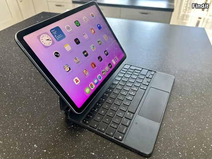 Myydään iPad Air 4 64 GB WiFi + Magic Keyboard + Apple Pencil 2