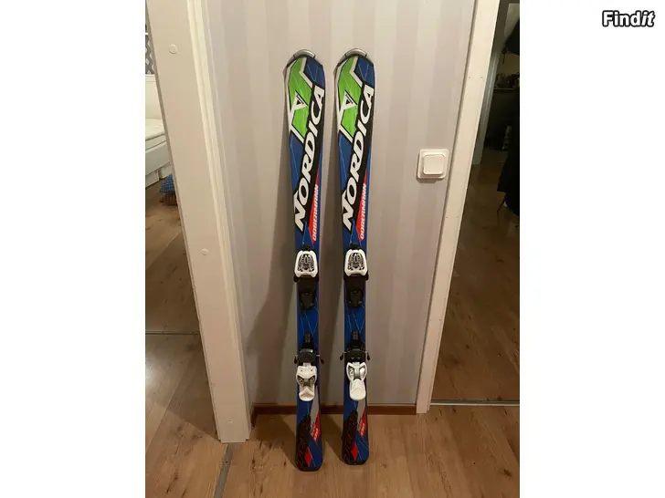 Myydään Laskettelupaketti sukset 130 cm, monot 40