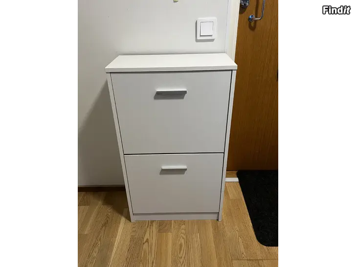 Säljes Skoskåp