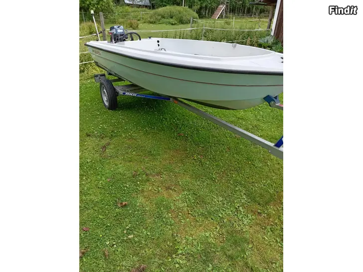 Säljes Pulpetbåt 20hp yamaha 2t