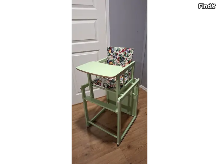 Säljes Barnstol med bord