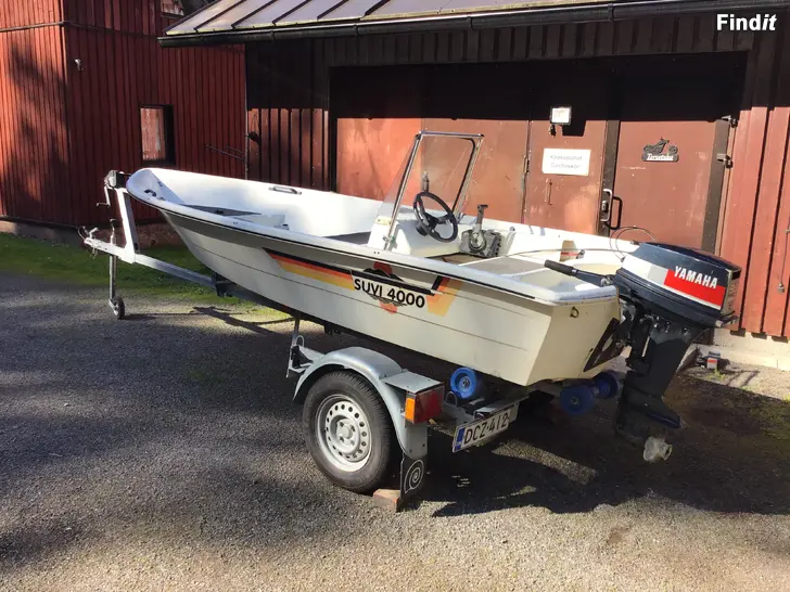 Myydään Vene ja kone ei traileria