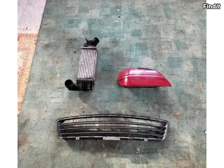 Myydään Välijäähdytin takaumpio puskurin ritilä