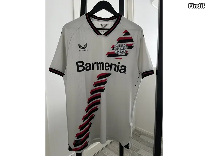 Myydään Bayer Leverkusen 2023-24 borta tröja