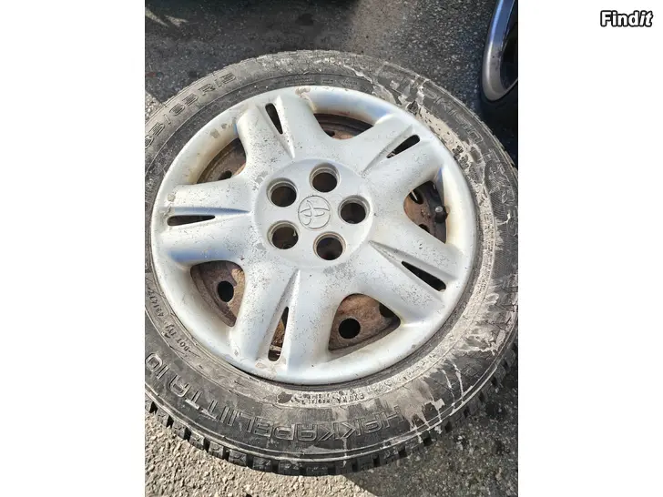 Myydään Nokia hakkapelitta10 Toyota avensis vanteilla
